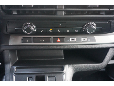 42187057-citroen-jumpy-11