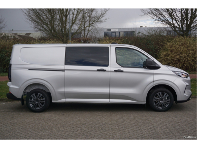 42668904-ford-transit-custom-5