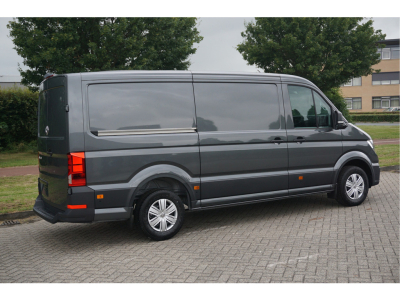 42671945-volkswagen-crafter-4