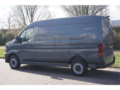 43005188-renault-master-3