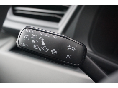 43017916-volkswagen-transporter-16