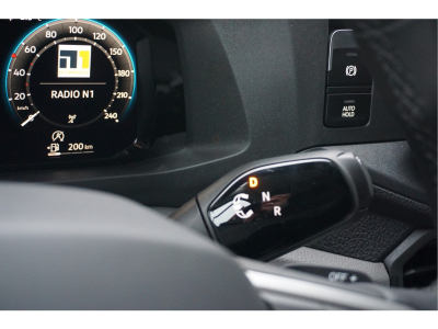 45748156-volkswagen-crafter-15