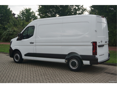 46563260-nissan-interstar-3