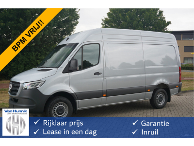 47569424-mercedes-benz-sprinter-1