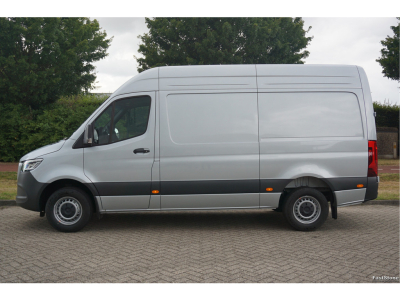 47569424-mercedes-benz-sprinter-2