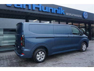 47966363-ford-transit-custom-4