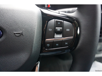 47968432-ford-transit-custom-13