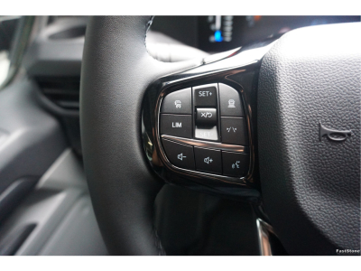 47968495-ford-transit-custom-12