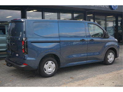 48250746-ford-transit-custom-4