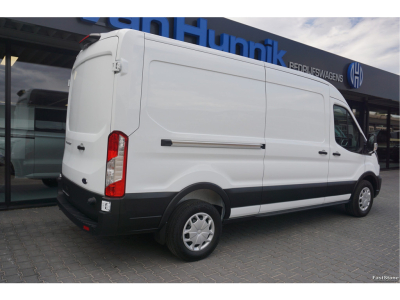 48405958-ford-transit-4