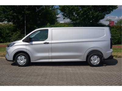 48883026-ford-transit-custom-2