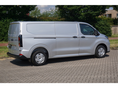 48883026-ford-transit-custom-4