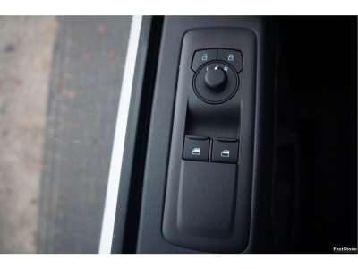 49650582-ford-transit-custom-15