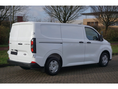 50041654-ford-transit-custom-4