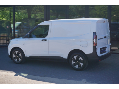 53308723-ford-transit-courier-3