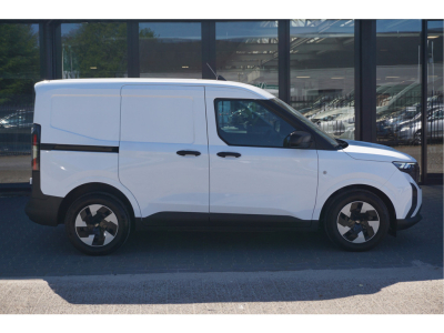 53308723-ford-transit-courier-5