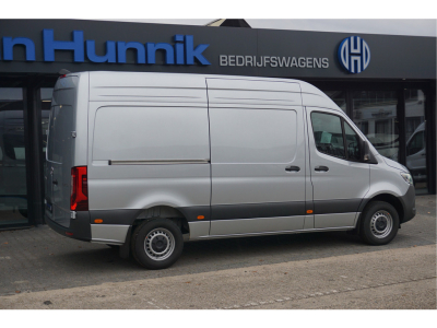 53900492-mercedes-benz-sprinter-4