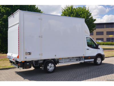 54009348-ford-transit-4