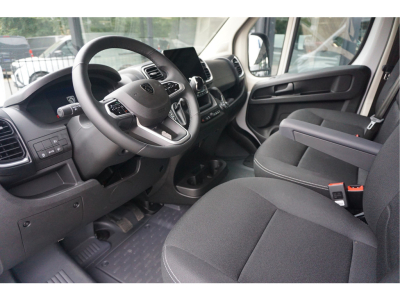 55086888-peugeot-boxer-10