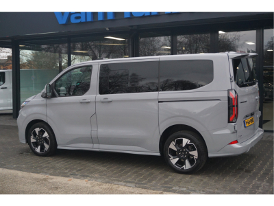 55405768-ford-transit-custom-3