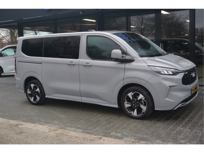 55405768-ford-transit-custom-6