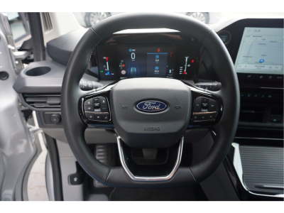 55405768-ford-transit-custom-9