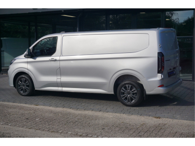 57126742-ford-e-transit-custom-3